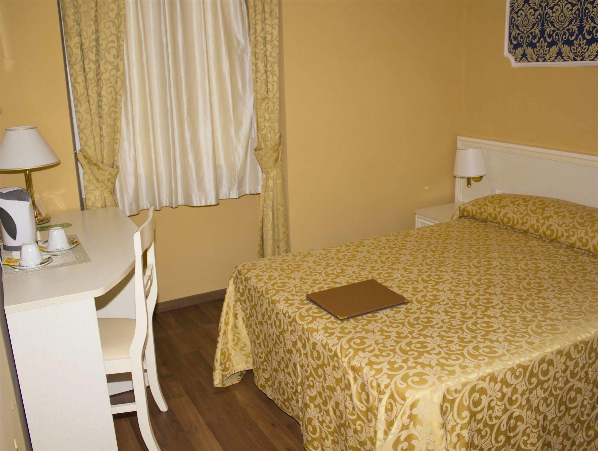 Dg Prestige Room Rome Bagian luar foto